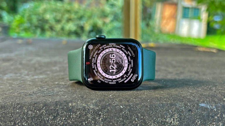 Apple Watch 7 in outdoor test