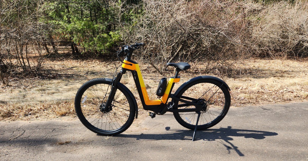 Urtopia Carbon Fusion GT: a smart E-Bike with dual power and style