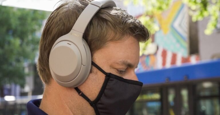 AI headphones driven by Apple M2 can translate multiple speakers at once